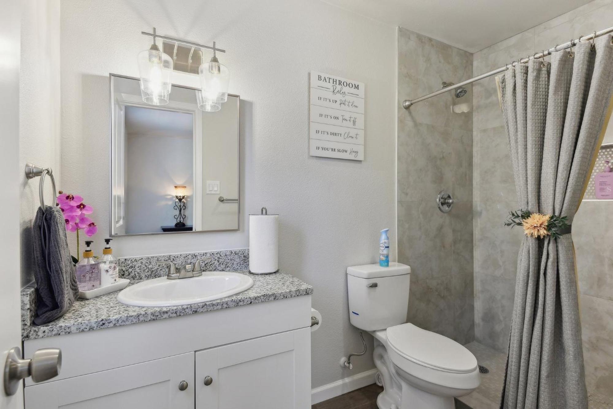 Modern Rental Near Medical Center, Six Flags, Utsa, La Cantera, Lackland Afb San Antonio Exterior photo
