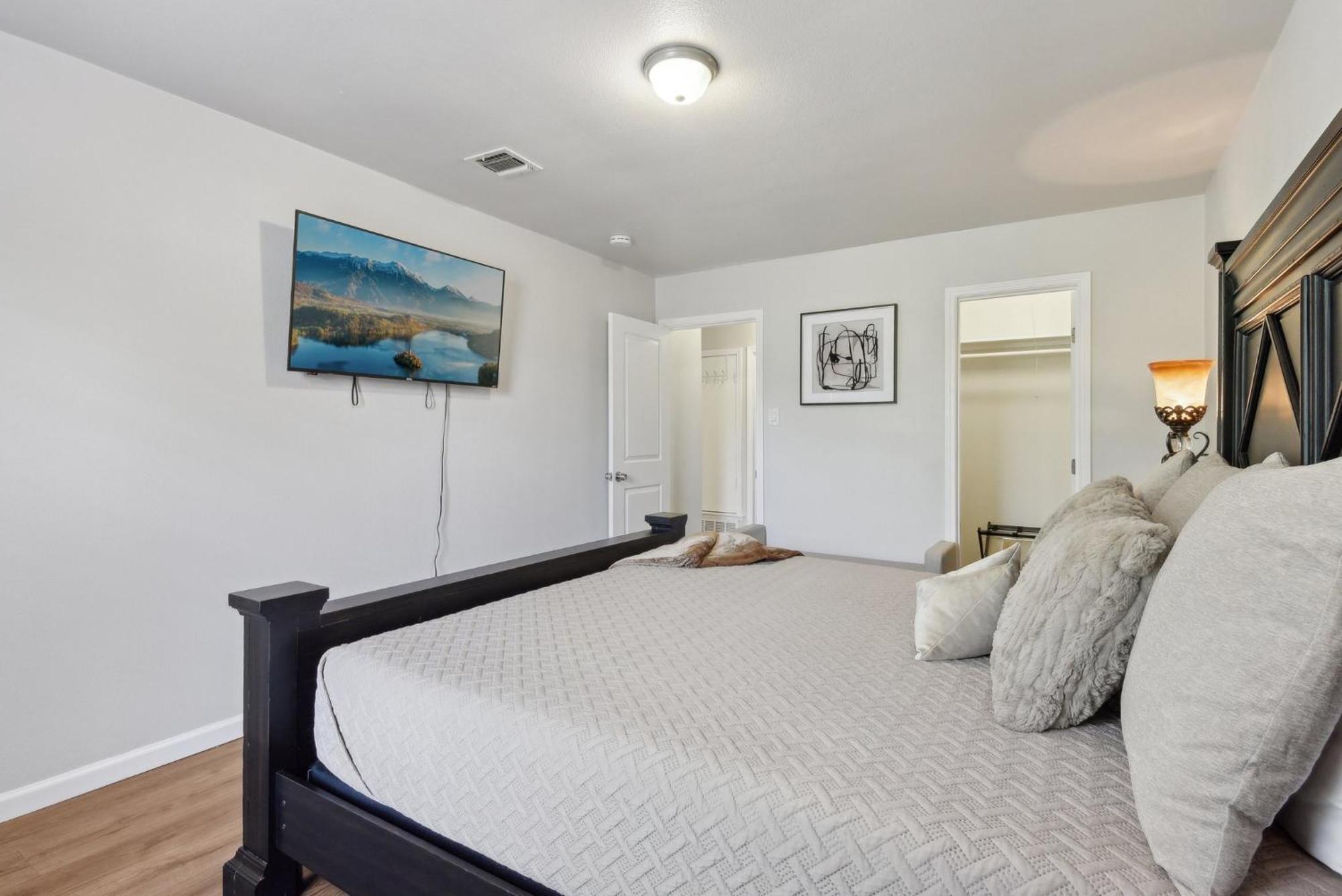 Modern Rental Near Medical Center, Six Flags, Utsa, La Cantera, Lackland Afb San Antonio Exterior photo